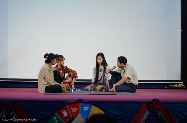 dialogue photo 3